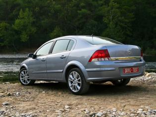 Opel Astra Sedan (2007)