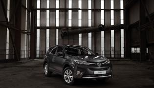 Российская цена на новую Toyota RAV 4