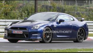 Первые тесты Nissan GT-R - новой версии суперкара