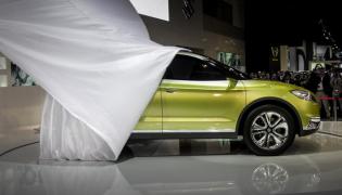 Новинка Suzuki S-Cross на автосалоне в Париже