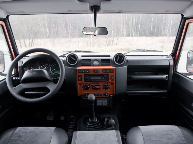 Land Rover Defender 110 Pickup
