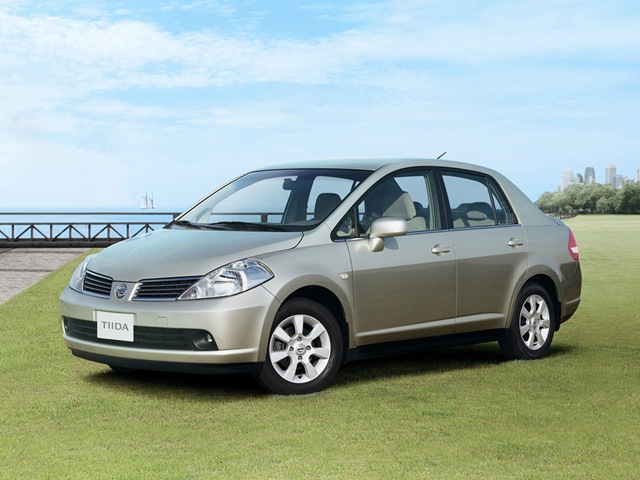 Nissan tiida 2012 brochure